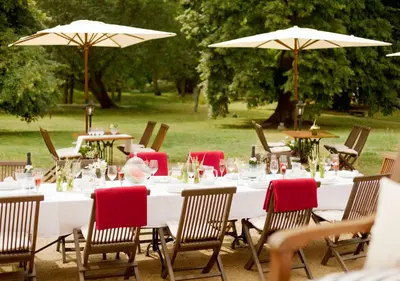 Ein Garten an der Unterkunft Schlosshotel Ziethen