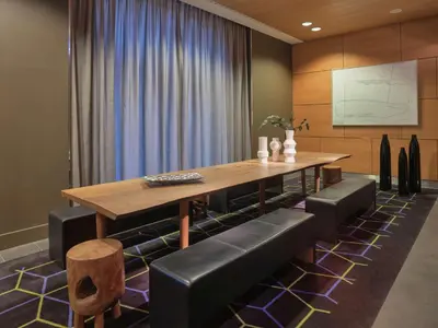 Der Geschäftsbereich oder Konferenzraum in der Unterkunft Adina Apartment Hotel Berlin Hackescher Markt