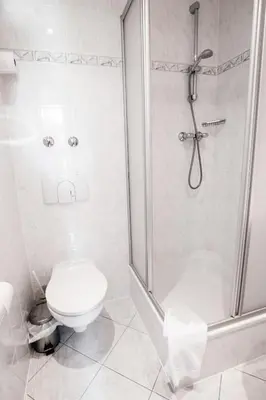Ein Badezimmer in der Unterkunft Hotel am Fluss