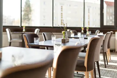 Ein Restaurant oder anderes Speiselokal in der Unterkunft Hotel MOA Berlin