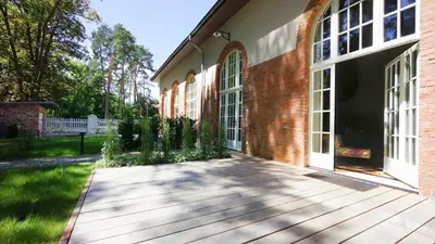 Ein Garten an der Unterkunft Wasserwerk Bad Saarow