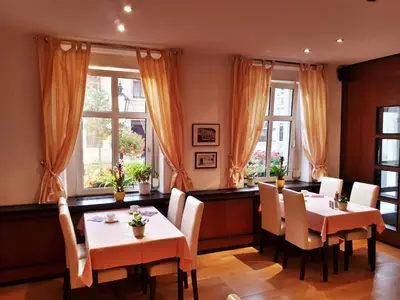 Ein Sitzbereich in der Unterkunft Hotel Krone Lindow