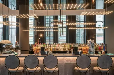 Getränke in der Unterkunft Motel One Berlin-Alexanderplatz