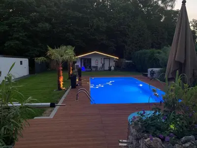 Der Swimmingpool an oder in der Nähe von Villa Fallingstar