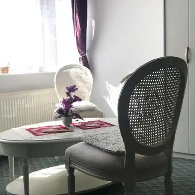 Ein Sitzbereich in der Unterkunft Ferienhaus Emmelie