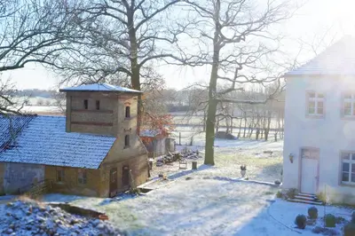 Event- Kultur & B&B Kunst Schloss Neuenhagen Übernachten im Denkmal im Winter