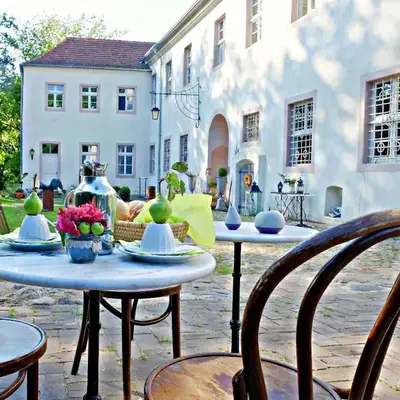 Event- Kultur & B&B Kunst Schloss Neuenhagen Übernachten im Denkmal