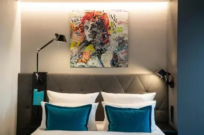 Ein Sitzbereich in der Unterkunft Motel One Berlin-Spittelmarkt