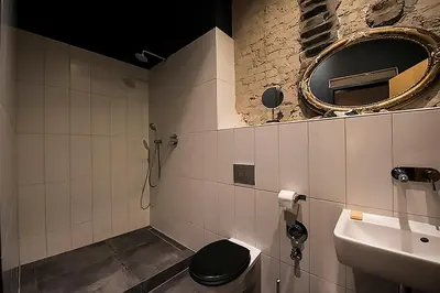 Ein Badezimmer in der Unterkunft Storage Loft Apartment