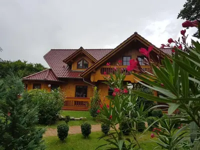Ein Garten an der Unterkunft Hotel & Restaurant Wilder Eber