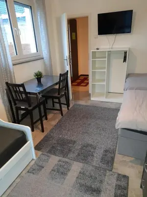 TV/Unterhaltungsangebot in der Unterkunft Ferienwohnung Berlin - Schönefeld Flughafen mit Küche