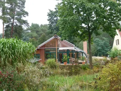 Ein Garten an der Unterkunft Haus Alwine