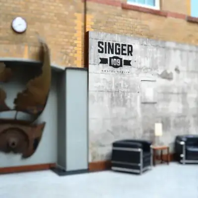 Singer109 Hostel