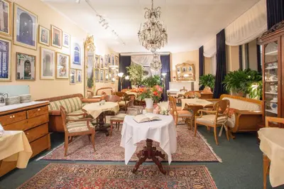 Ein Sitzbereich in der Unterkunft Das Literaturhotel Berlin