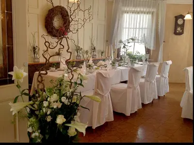 Ein Restaurant oder anderes Speiselokal in der Unterkunft Hotel-Restaurant Alter Krug Kallinchen