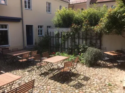 Ein Garten an der Unterkunft B&B Fiddler's Inn