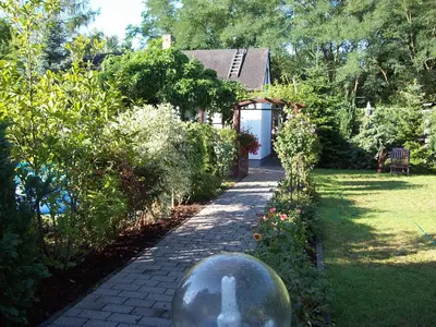 Ein Garten an der Unterkunft Cottage near centrum, paradise