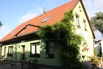 Das Gebäude in dem sich die Ferienwohnung befindet