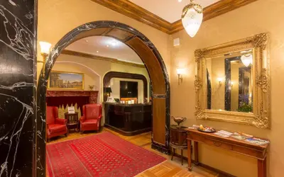 Ein Sitzbereich in der Unterkunft Myer's Hotel Berlin