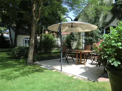 Ein Garten an der Unterkunft maisonette
