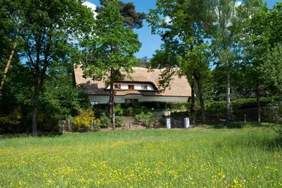 Ein Garten an der Unterkunft Schmeling Haus Bad Saarow