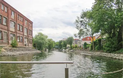 Blick auf einen Fluss in der Nähe des Bootes