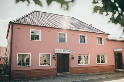 Das Gebäude in dem sich die Pension befindet
