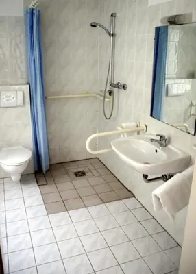 Ein Badezimmer in der Unterkunft Landhotel Pagram-Frankfurt/Oder