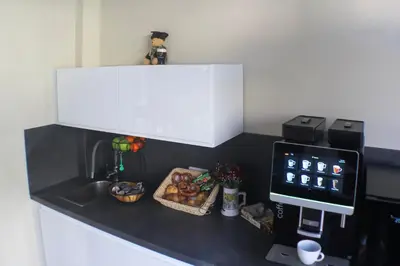 Küche/Küchenzeile in der Unterkunft Nu Wave Hotel Berlin - Digital Check-In