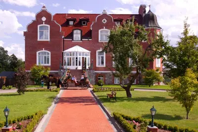 Ein Garten an der Unterkunft Schloss Herrenstein