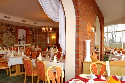 Ein Restaurant oder anderes Speiselokal in der Unterkunft Schloss Herrenstein