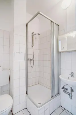 Ein Badezimmer in der Unterkunft Alper Hotel am Potsdamer Platz