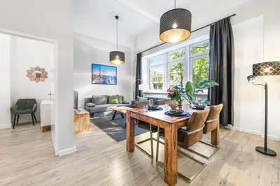 Ein Sitzbereich in der Unterkunft The Goethe Group Loft, 2 BR, 2 bath rooms, one living room, family friendly, 2-5 Guests