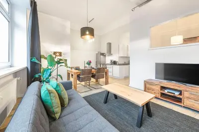 TV/Unterhaltungsangebot in der Unterkunft The Goethe Group Loft, 2 BR, 2 bath rooms, one living room, family friendly, 2-5 Guests