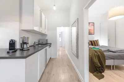 Küche/Küchenzeile in der Unterkunft The Goethe Group Loft, 2 BR, 2 bath rooms, one living room, family friendly, 2-5 Guests