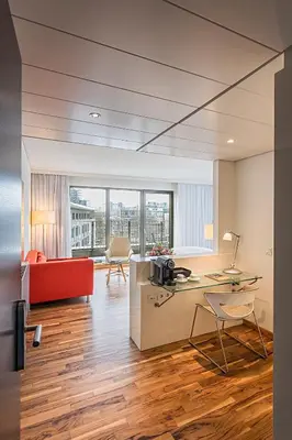 Ein Sitzbereich in der Unterkunft Pestana Berlin Tiergarten