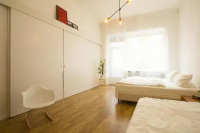 Ein Bett oder Betten in einem Zimmer der Unterkunft Friedrichshain Group Basecamp 10 Guests