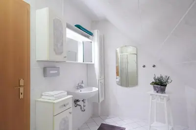 Ein Badezimmer in der Unterkunft Hotel garni 