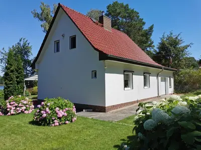 Ein Garten an der Unterkunft Villa Seeidyll