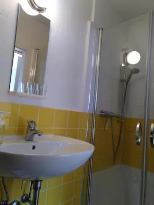 Ein Badezimmer in der Unterkunft Stützpunkt Trebitz - Gästezimmer am Europaradweg R1