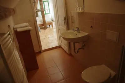 Ein Badezimmer in der Unterkunft Stützpunkt Trebitz - Gästezimmer am Europaradweg R1