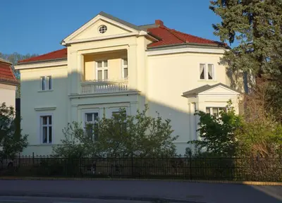 Das Gebäude in dem sich die Ferienwohnung befindet