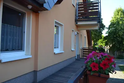 Das Gebäude in dem sich die Ferienwohnung befindet