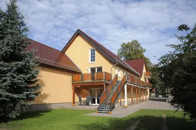 Das Gebäude in dem sich die Ferienwohnung befindet