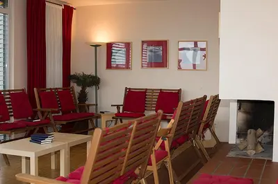 Ein Sitzbereich in der Unterkunft CVJM Jugendgästehaus Berlin