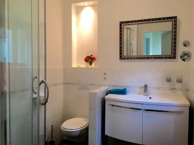 Ein Badezimmer in der Unterkunft Pension im Grünen