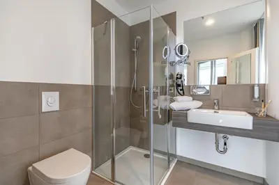 Ein Badezimmer in der Unterkunft Garner Hotel Berlin - Spandau by IHG