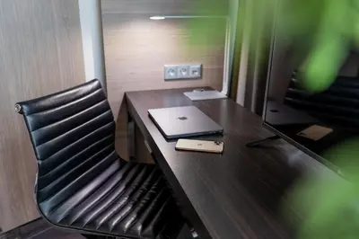 Ein Sitzbereich in der Unterkunft Garner Hotel Berlin - Spandau by IHG