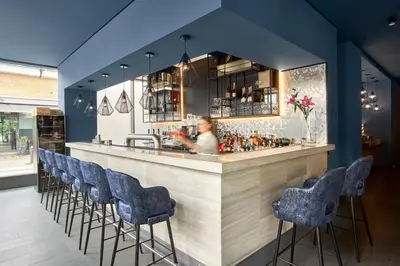 Getränke in der Unterkunft June Six Hotel Berlin City West