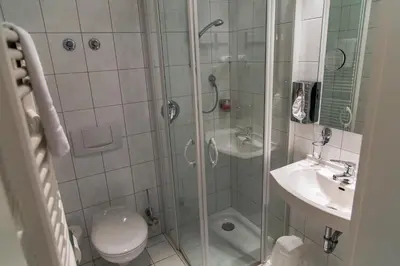 Ein Badezimmer in der Unterkunft Seepark Hotel am Wandlitzsee